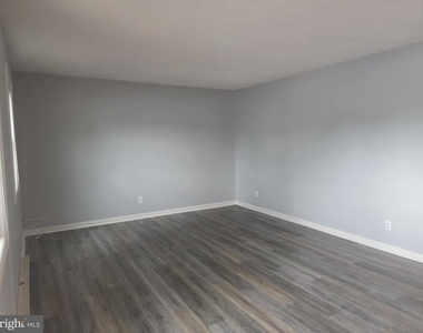 691 Center Drive - Photo Thumbnail 2