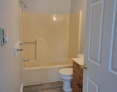 691 Center Drive - Photo Thumbnail 12