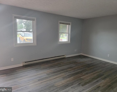 691 Center Drive - Photo Thumbnail 3