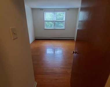 3209 West Chester Pike - Photo Thumbnail 7