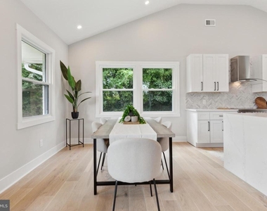 104 Furlong Avenue - Photo Thumbnail 15