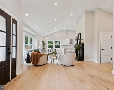 104 Furlong Avenue - Photo Thumbnail 3