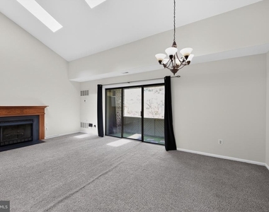 710 Mountainview Drive - Photo Thumbnail 2