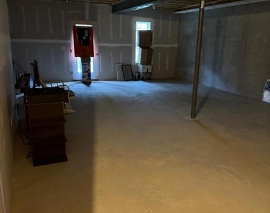 60 Four Leaf Drive - Photo Thumbnail 21