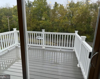 60 Four Leaf Drive - Photo Thumbnail 18