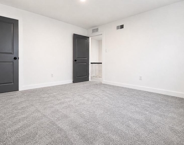 2420 Liberator Street - Photo Thumbnail 12
