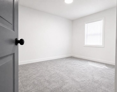 2420 Liberator Street - Photo Thumbnail 11