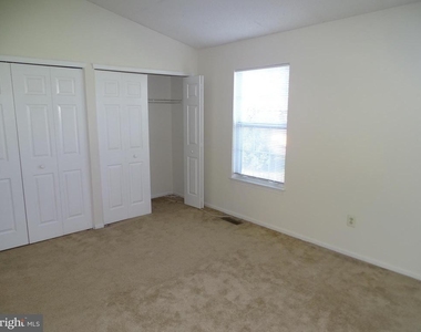 31 Plumly Way - Photo Thumbnail 8