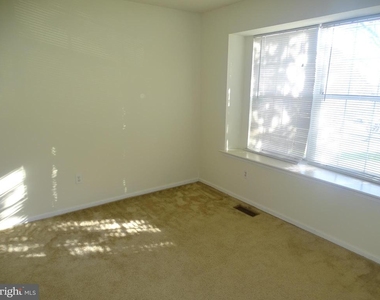 31 Plumly Way - Photo Thumbnail 5