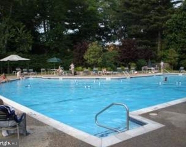 2217 Sayre Drive - Photo Thumbnail 12