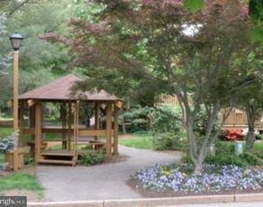 2217 Sayre Drive - Photo Thumbnail 11