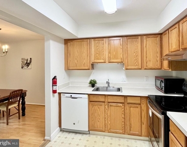 2217 Sayre Drive - Photo Thumbnail 19
