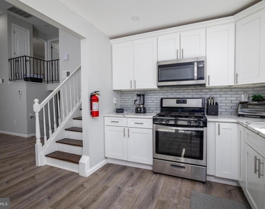 21 Dixmont Avenue - Photo Thumbnail 12