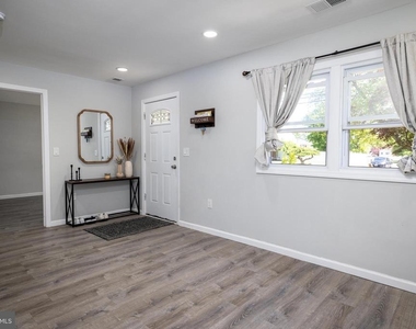 21 Dixmont Avenue - Photo Thumbnail 5