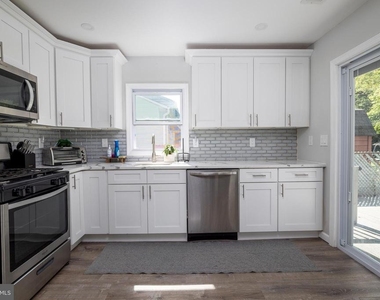 21 Dixmont Avenue - Photo Thumbnail 11