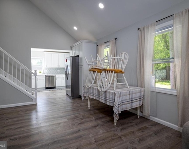 21 Dixmont Avenue - Photo Thumbnail 8