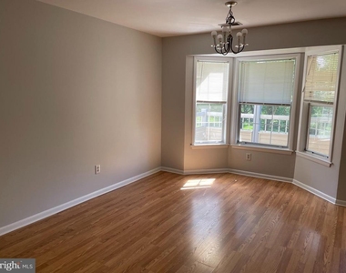 205 Salem Court - Photo Thumbnail 6
