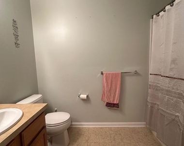 110 Sansom Lane - Photo Thumbnail 7