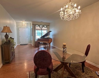 110 Sansom Lane - Photo Thumbnail 1