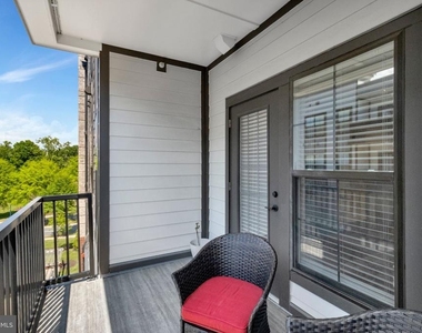 102 Saint Ives Place - Photo Thumbnail 24