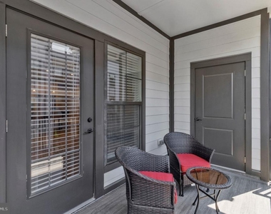 102 Saint Ives Place - Photo Thumbnail 25