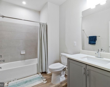 102 Saint Ives Place - Photo Thumbnail 12