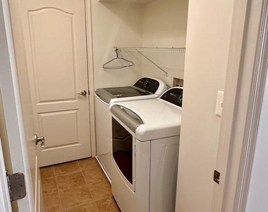 22928 Spicebush Drive - Photo Thumbnail 11