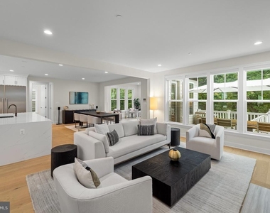 9501 Wildoak Drive - Photo Thumbnail 15