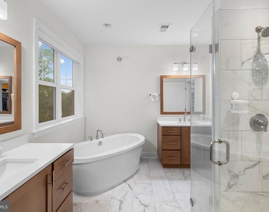 9501 Wildoak Drive - Photo Thumbnail 34