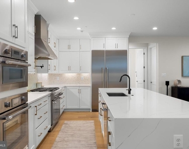 9501 Wildoak Drive - Photo Thumbnail 11