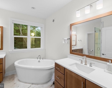 9501 Wildoak Drive - Photo Thumbnail 33
