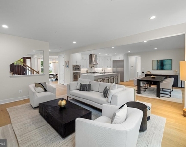 9501 Wildoak Drive - Photo Thumbnail 16
