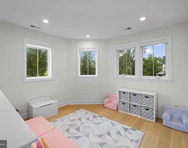 9501 Wildoak Drive - Photo Thumbnail 28