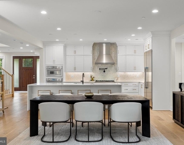 9501 Wildoak Drive - Photo Thumbnail 18