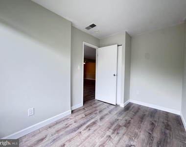 8723 Hayshed Lane - Photo Thumbnail 12