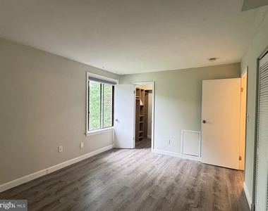 8723 Hayshed Lane - Photo Thumbnail 7