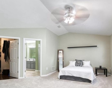 4214 Maple Path Circle - Photo Thumbnail 12