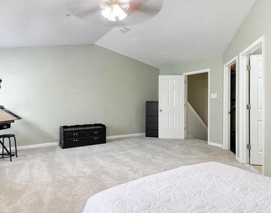 4214 Maple Path Circle - Photo Thumbnail 13