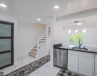 9 Stillwood Circle - Photo Thumbnail 6