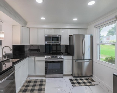 9 Stillwood Circle - Photo Thumbnail 2