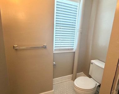 306 Penn Street - Photo Thumbnail 16