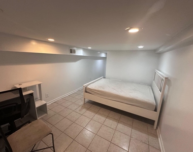 306 Penn Street - Photo Thumbnail 2