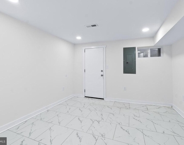 530 E 38th Street - Photo Thumbnail 30