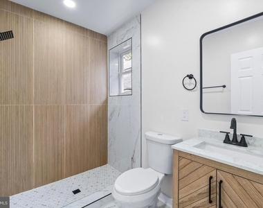530 E 38th Street - Photo Thumbnail 25