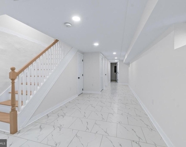530 E 38th Street - Photo Thumbnail 27