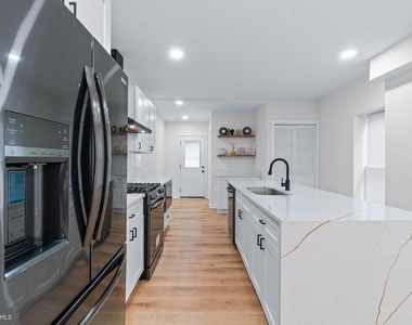 530 E 38th Street - Photo Thumbnail 10