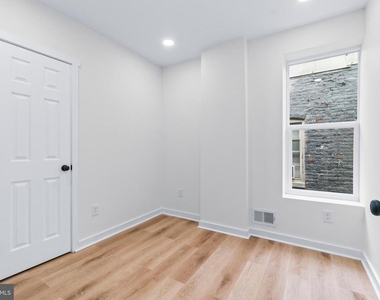 530 E 38th Street - Photo Thumbnail 21