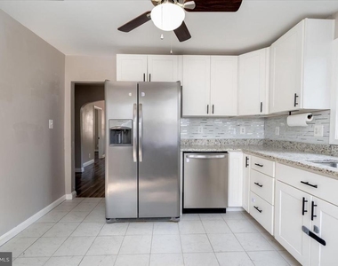 409 Maple Lane Nw - Photo Thumbnail 3
