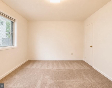 4921 Quarles Street Ne - Photo Thumbnail 9