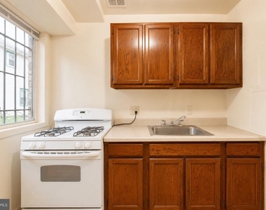 4921 Quarles Street Ne - Photo Thumbnail 6